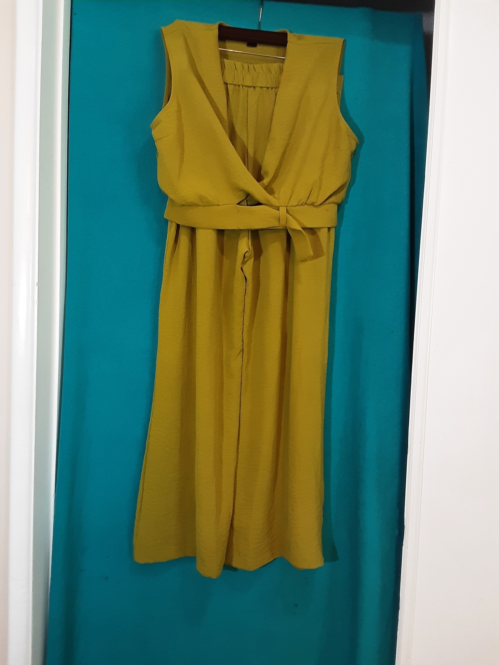 Sleeveless V-Neck Top and Pants Set In Mustard/Green